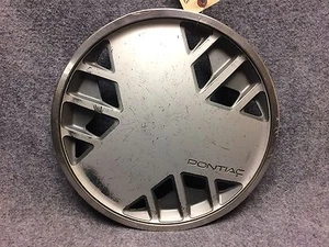 1985-1988 Pontiac Fiero 13" Hub Cap Wheel Cover 10042269 OEM Good Used 29983 - Picture 1 of 5