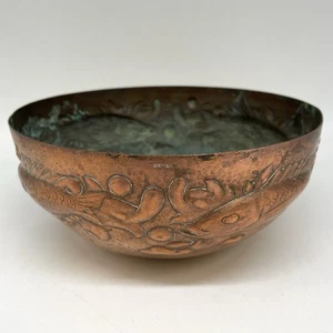 Stamped Newlyn Arts & Crafts Antique Hand-Beaten Copper Fish Themed Bowl Nouveau - Picture 1 of 13