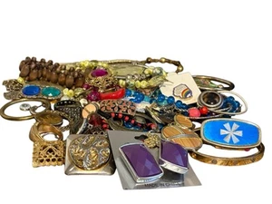 1 Lb Craft Mixed Lot Broken Single Beads Vintage To Now Jewelry For Crafting #19 - Picture 1 of 24