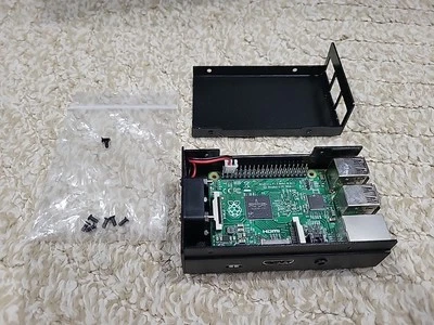 Raspberry Pi 2 Model B V1.1 - with Case and fan - Image 1 of 3