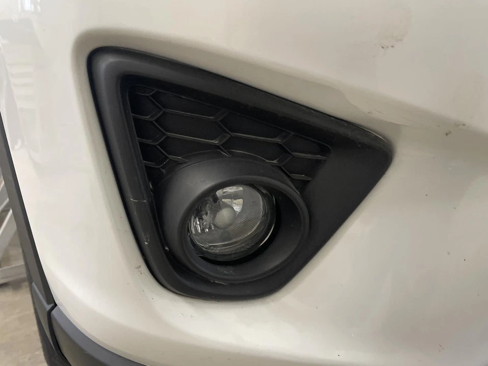 Luz de conducción usada se adapta a: Mazda CX-5 2015 parachoques antiniebla montado grado A Foto 1 de 4