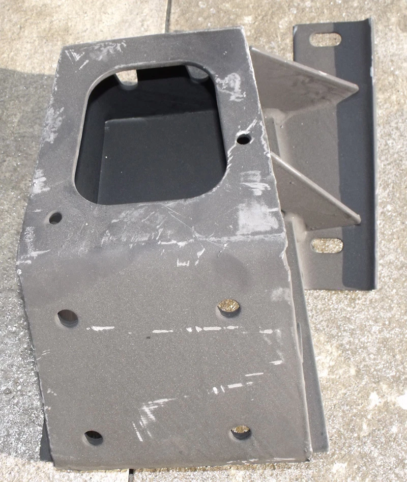 SOPORTE DE MONTAJE MOTOR IZQUIERDO 12338205 HUMMER MILITAR M998 HMMWV 2510-01-185-6113 Foto 1 de 1