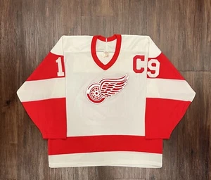 Vintage 80s CCM Maska Steve Yzerman #19 Detroit Red Wings Home Jersey - Size L - Picture 1 of 9