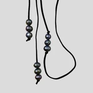 Black Suede Cord Lariat Necklace 30" Faux Pearl Drops Iridescent Beads Boho - Picture 1 of 5