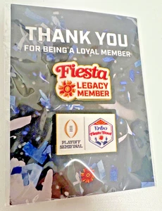 Juego de regalo para miembros Fiesta Bowl Legacy 2025 2 prendedores BCS PLAYOFF fútbol VRBO - Imagen 1 de 4