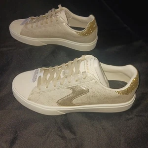 Skechers Tennis Shoes Women's Size 9 Gold Court & Classics Sneaker NIB - Picture 1 of 14