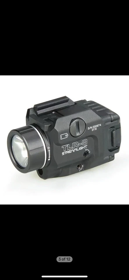 Luz táctica Streamlight TLR-8 500 lúmenes con láser de puntería roja integrado Foto 1 de 4