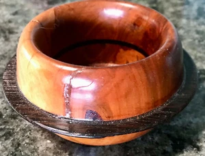 RECLAIMED MOUNTAIN MOHHOGANY AND WINGE CUP - Bild 1 von 2