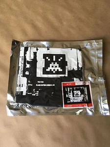 Invader/ Space Invader HK59 Blk T-Shirt Sz Lg  Sealed New Genuine - Picture 1 of 3