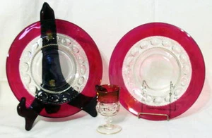 TIFFIN King Crown Cranberry Flash Thumbprint Lotto, 8 piastre da 1/4", 3 3/4" Cordial - Foto 1 di 5