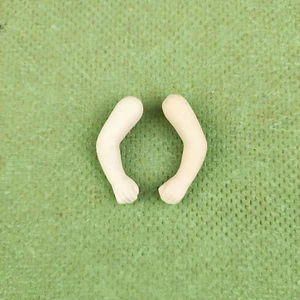 Antike Puppenstube Puppenarme, Porzellan, 1,42" / 36 mm, elastische Befestigung, Germany - Bild 1 von 5