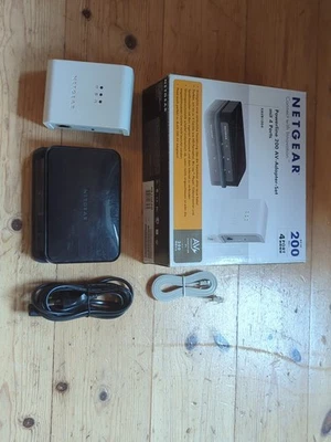 Netgear XAVB1004 - Powerline 200 AV-Adapter-Set mit 4 Ports - XAV1004/XAV101 Set - Bild 1 von 4