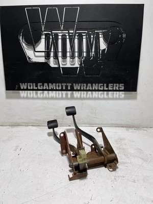 97-06 Jeep TJ Wrangler Manual Clutch & Brake Pedal Lever Bracket Assembly OEM - Image 1 of 4
