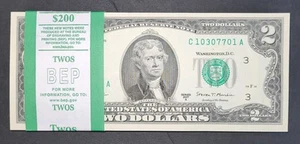 POSTEN VON 100 NEUEN $2 DOLLAR SCHEINEN BANKFRISCH ZWEI DOLLAR BANKNOTEN 2017A BEP ARMBAND - Bild 1 von 12