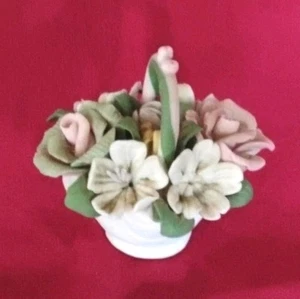 Miniatur Porzellan Blumen in einem Korb 2,5" Vintage - Bild 1 von 3
