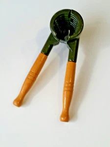 NUSSKNACKER 7" gefedert Metall dunkelgrün mit gold gesprenkelter Oberseite mit Holzgriff - Bild 1 von 7