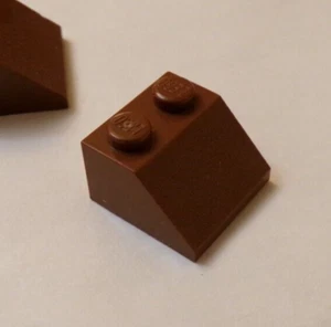 Lego x3 Reddish Brown 2x2 Sloped 45° Brick, 2 Studs, 3039 (028-136) - Picture 1 of 1