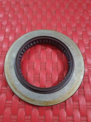MITSUBISHI FUSO CANTER FE110 FE444 FE125 FE73 REAR WHEEL OIL SEAL OUTER SIDE NEW - Изображение 1 из 3