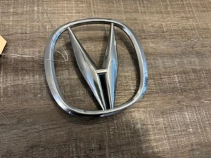 2014-2015 Acura MDX Grill Emblem PN#75700-TZ5A-A100 - Foto 1 di 5