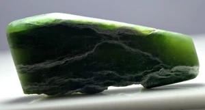 152,0 ct seltenes natürliches grünes Nephrit Jadeit Kristall Exemplar Bajawar Pakistan - Bild 1 von 10