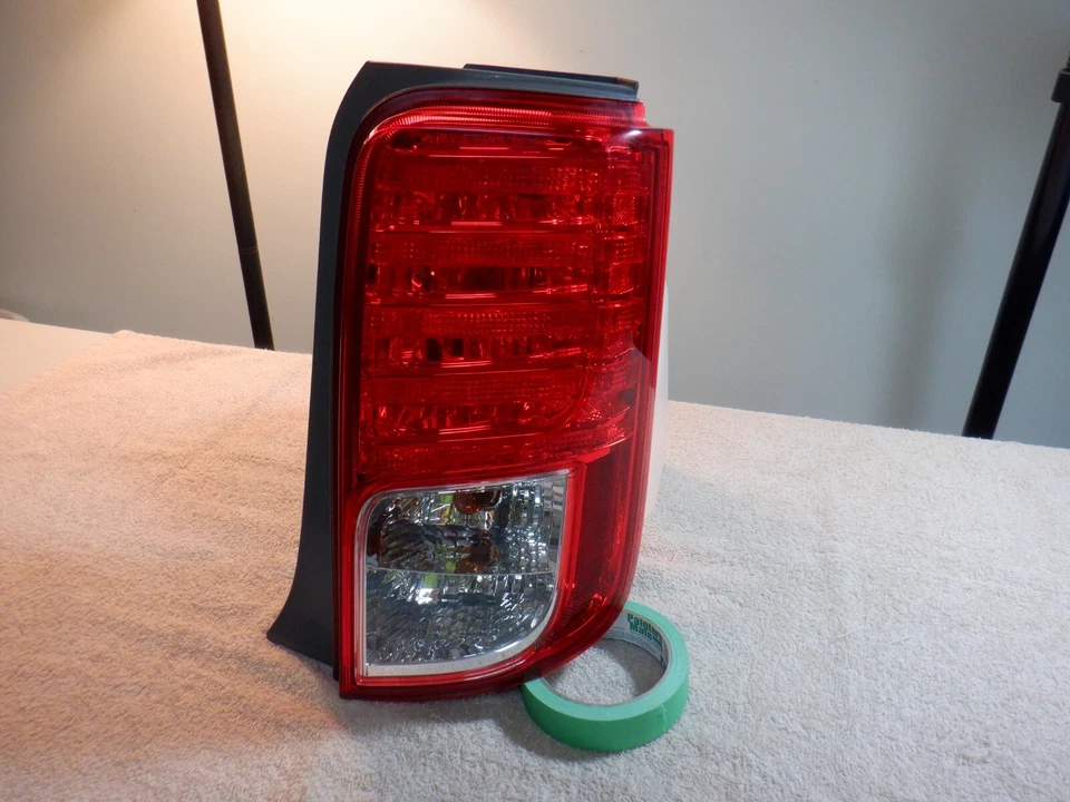 Lámpara de luz trasera derecha Scion xB 2011-2015 (lado del pasajero) Foto 1 de 4