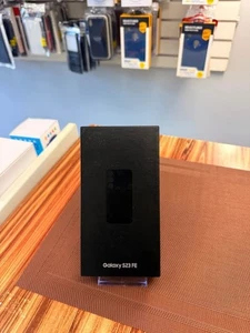 Samsung Galaxy S23 FE - 128 Go - Graphite (Désimlocké) (CA) Neuf - Photo 1 sur 1