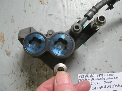 Pinza de freno derecha FZ1 1999 - 2002 YZFR6S 2001 - 2005 5DM-2581U-00-00 Foto 1 de 4