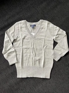 G103 NWT GAPKIDS GAP V NECK SOLID GIRL SWEATER SIZE 4-5 - Picture 1 of 3