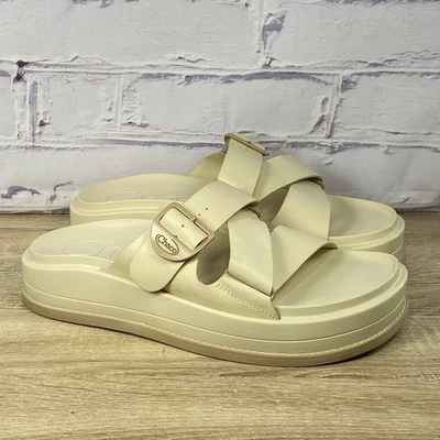 Sandálias plataforma Chaco Townes formato médio femininas tamanho 11 bege marfim slides robustos - Imagem 1 de 4