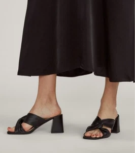 Everlane Day Twist Block Heel Sandal Size 7 NEW Made in Italy Soft Black Leather - Picture 1 of 10