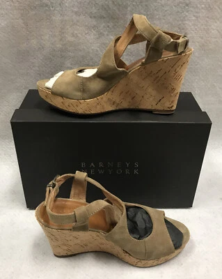Correa de tobillo Barneys New York punta abierta plataforma cuñas color topo talla 7,5 con caja Foto 1 de 4