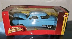 1951 Studebaker Commander 1:24 Release 49 Blue 2010 Johnny Lightning Car - Picture 1 of 8