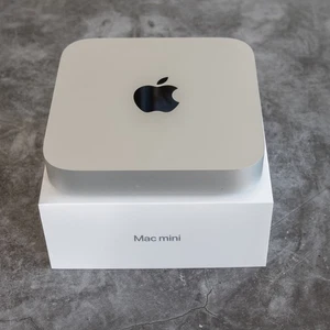Mac Mini M1 16gb 1tb storage in excellent condition with original box - Foto 1 di 8