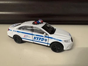 Daron Ford Police Interceptor NYPD Police Car 1:43 - Picture 1 of 3