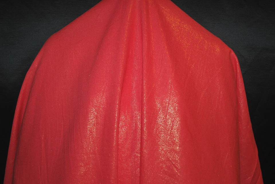 Tecido de linho rayon nebuloso folha allover lindo brilhante dourado sobre coral - Imagem 1 de 4