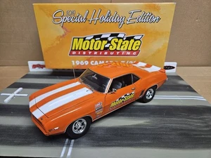 LANE EXACT DETAIL ACME 1:18 1969 CHEVY CAMARO Z28 2019 SPECIAL HOLIDAY CAR - Picture 1 of 12