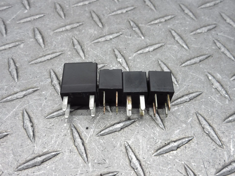 Harley Electra Glide Limited 2012 FLHTK surtido relé eléctrico fusible lote mixto Foto 1 de 4