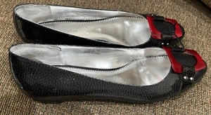 CALVIN KLEIN BLACK/GRAY LEATHER FRONT BUCKLE FLAT SHOES US SIZE 9 - Picture 1 of 5