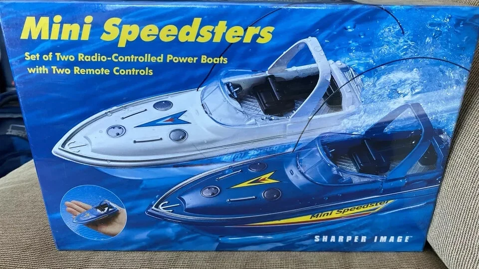 Sharper Image Set of 2 Mini Speedsters Radio-controlled Power Boats /2 Remotes