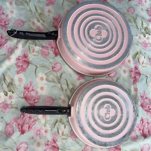 2 Club Aluminium Bratpfanne 8,5" Omelett mit Deckel 10" Bratpfanne Pink Magic Vintage - Bild 1 von 13