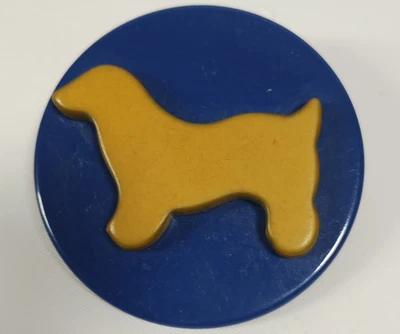 Vintage antique button round with a dog, big and beautiful - Image 1 of 4