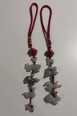 ANIMAL DEL ZODIACO CHINO JADE EN CUERDA ROJA Foto 1 de 4