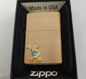 Encendedor de aceite Zippo Disney Pato Donald 3D dorado metal latón con caja coleccionable - Imagen 1 de 9