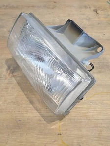 Mazda B-Series Genuine Right Hand Headlamp Light UH8151030 B2500 2.5L New OEM - Picture 1 of 14