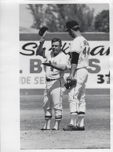 Original Type 2 Earl Weaver Baltimore Orioles HOF Manager 8x11 Press Wire Photo - Picture 1 of 1