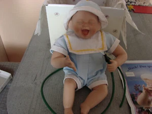 The Ashton Drake Galeries - " Li´l Squirt " Porzellan Puppe - Bild 1 von 7