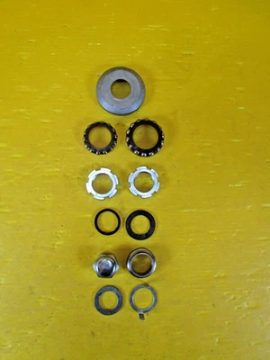 09 10 11 12 2009-2012 YAMAHA FZ6 FZ6R VÁSTAGO DE DIRECCIÓN COJINETE TRIPLE INFERIOR ÁRBOL Foto 1 de 4