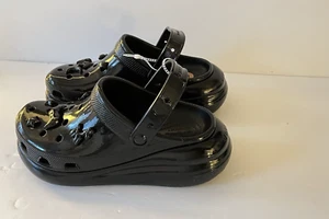 Crocs STOMP HIGH SHINE UNISEX - Toboganes de piscina - Negro - UK TALLAS M9.5 / W10 - Imagen 1 de 19