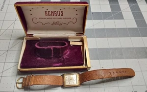 Benrus Boxed Famous Airlines Watch AS IS Wristwatch - Picture 1 of 7