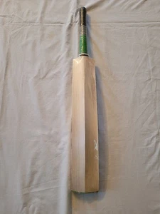 MB Malik Plain Long Blade Cricket Bat - Picture 1 of 5